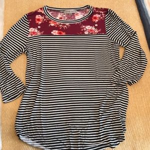 🌸 absolutely famous 🌸 cute 3/4 length sleeved t